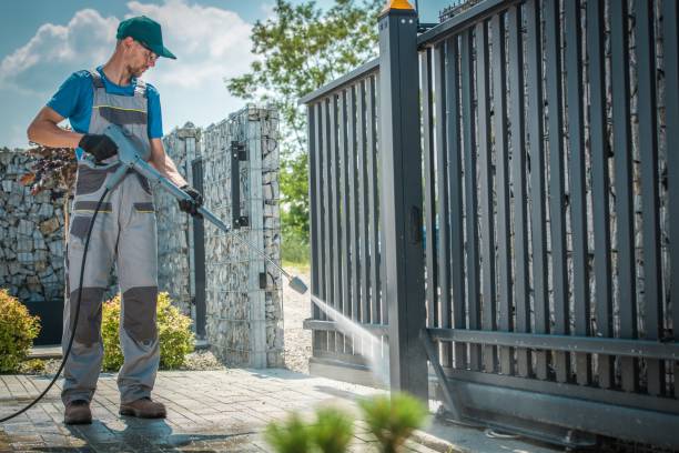 Best Pool Deck Cleaning in Center, CO